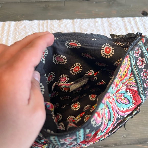 Vera Bradley 2015 Parisian Paisley crossbody - Picture 2 of 6